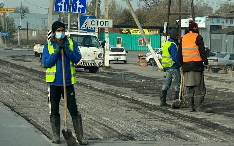 Госстрой выявил низкое качество строительства дорог Бишкек – Ош и Бишкек – Кара-Балта