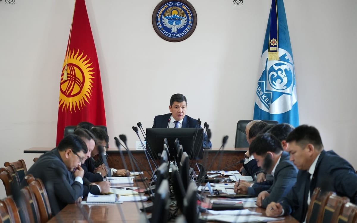 Мэр Бишкека снова недоволен главами районов, «Бишкекасфальтсервисом» и подрядчиками