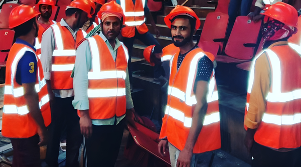 Для ремонта цирка привлекли рабочих из Индии и Пакистана
