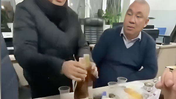 4 сотрудников «Бишкекасфальтсервиса» уволили после скандального видео с алкоголем
